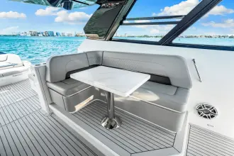 Thumbnail von Cruisers Yachts 50 GLS OB