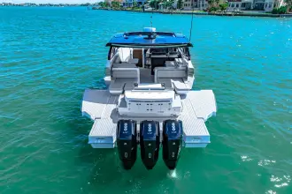 Thumbnail von Cruisers Yachts 50 GLS OB