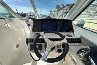 Thumbnail von Boston Whaler 280 Vantage