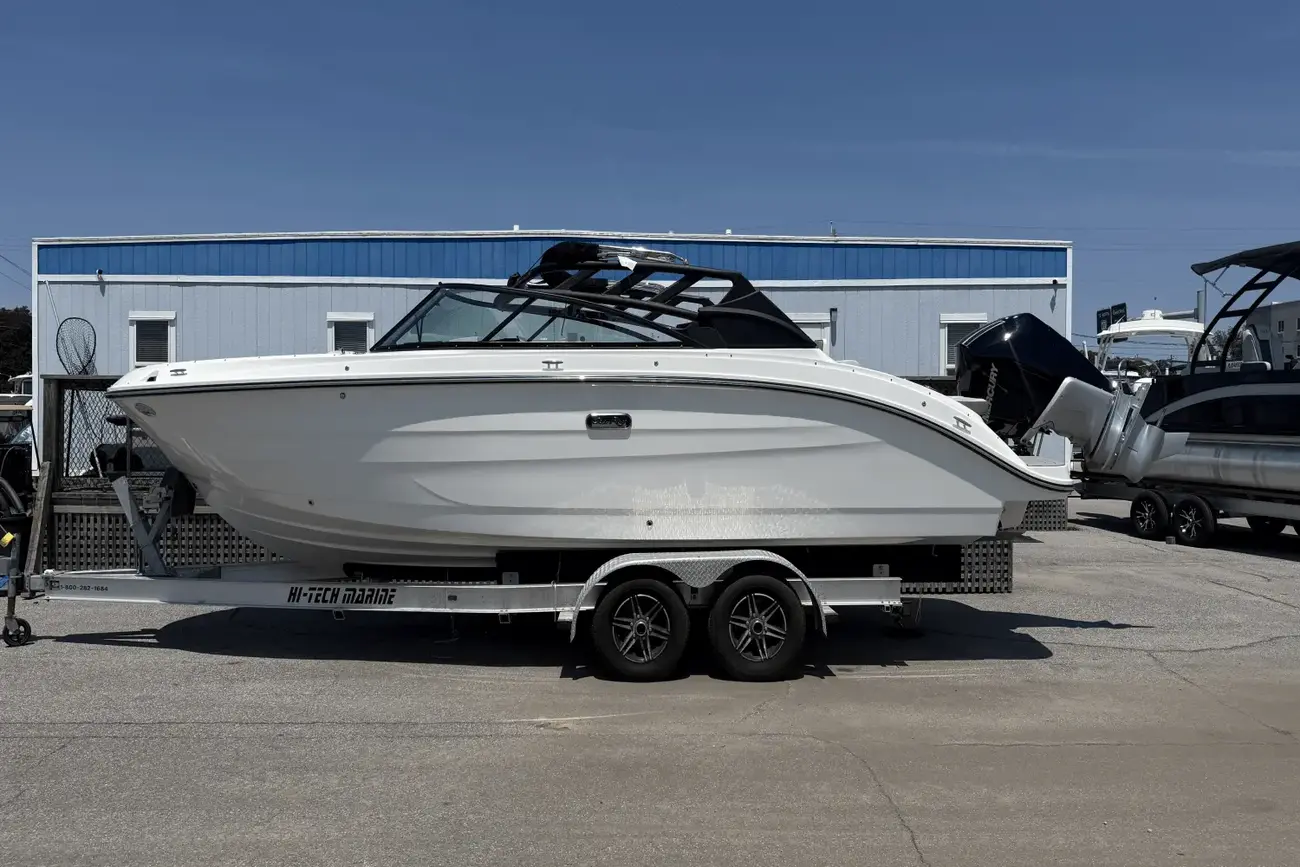 Sea Ray SDX 250 z silnikiem zewnętrznym