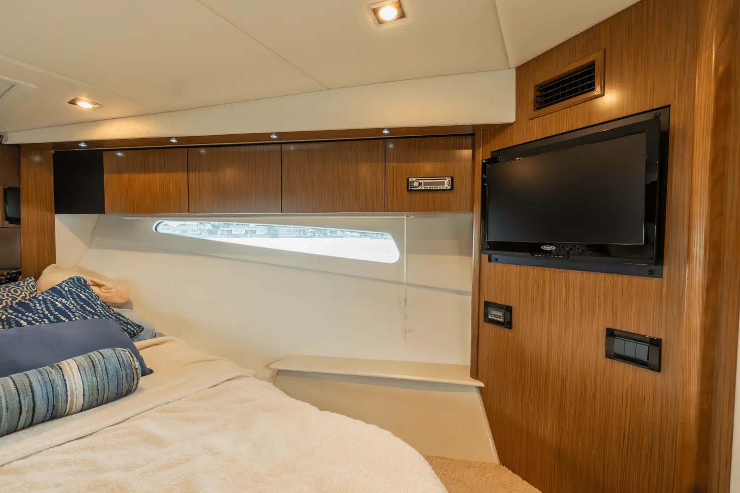 Thumbnail von Cruisers Yachts 42 Cantius