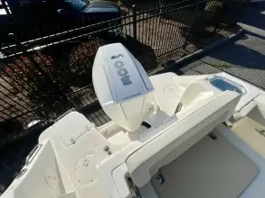 Thumbnail von Boston Whaler 240 Vantage