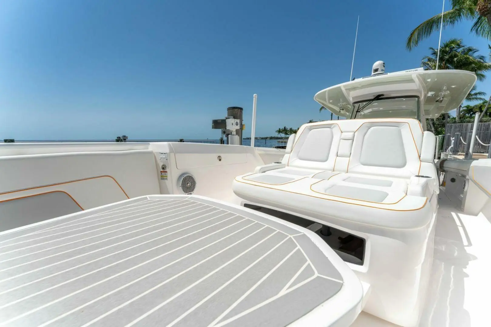 Thumbnail von Intrepid 407 Panacea