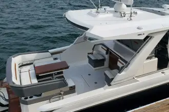 Thumbnail von Tiara Yachts 38 LS Pogue Life