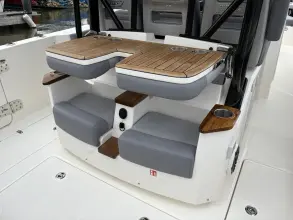 Thumbnail von Boston Whaler 360 Outrage