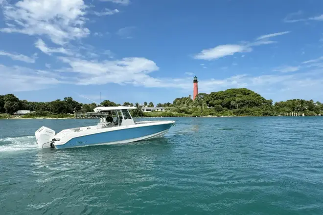 Boston Whaler 330 Outrage