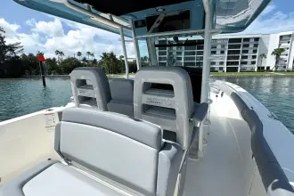 Thumbnail von Boston Whaler 330 Outrage