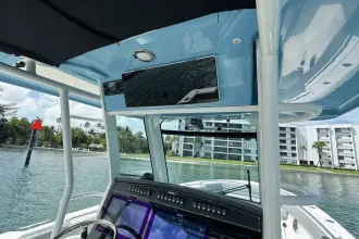 Thumbnail von Boston Whaler 330 Outrage