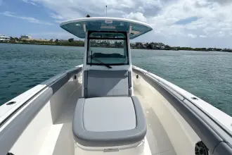 Thumbnail von Boston Whaler 330 Outrage