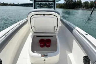 Thumbnail von Boston Whaler 330 Outrage