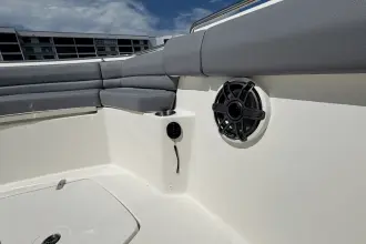 Thumbnail von Boston Whaler 330 Outrage