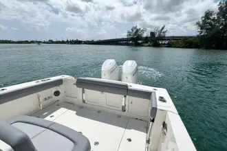Thumbnail von Boston Whaler 330 Outrage