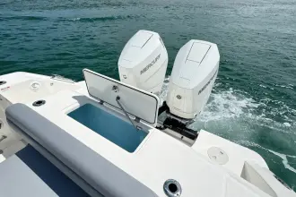 Thumbnail von Boston Whaler 330 Outrage