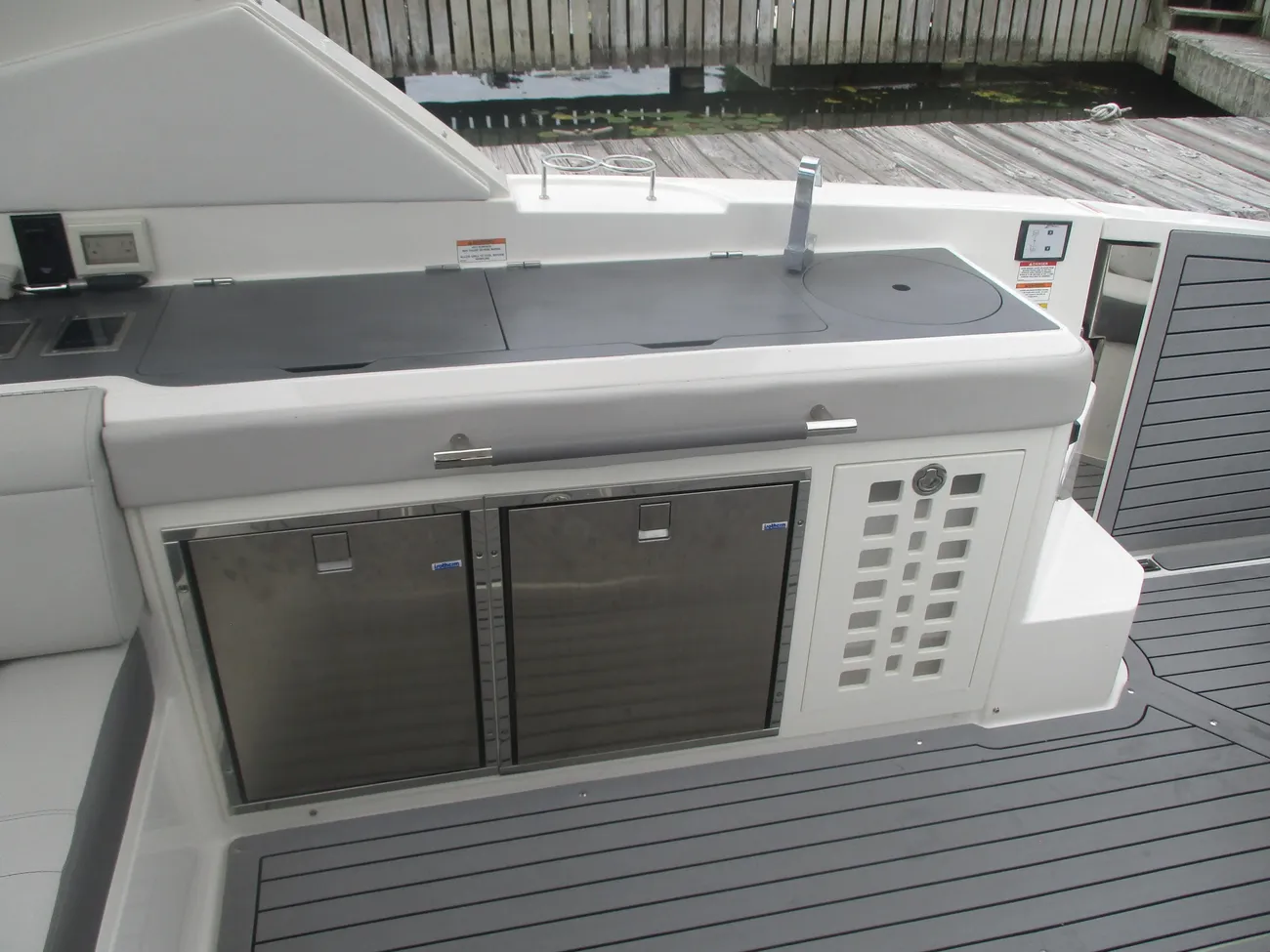 Thumbnail von Sea Ray SLX 400 Outboard