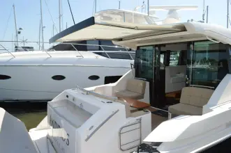 Thumbnail von Tiara Yachts 44 Coupe Andros