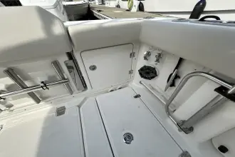 Thumbnail von Boston Whaler 360 Outrage