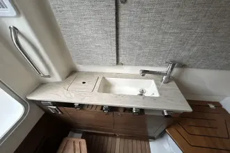 Thumbnail von Boston Whaler 360 Outrage