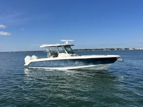 Thumbnail von Boston Whaler 360 Outrage