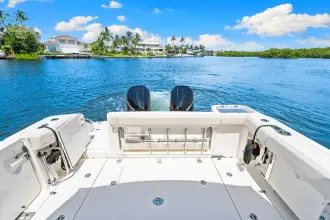 Thumbnail von Boston Whaler 325 Conquest