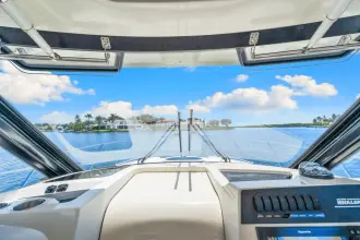Thumbnail von Boston Whaler 325 Conquest