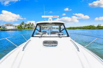 Thumbnail von Boston Whaler 325 Conquest
