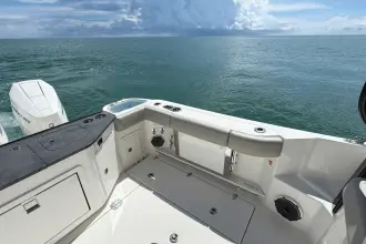 Thumbnail von Boston Whaler 365 Conquest