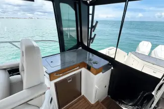 Thumbnail von Boston Whaler 365 Conquest