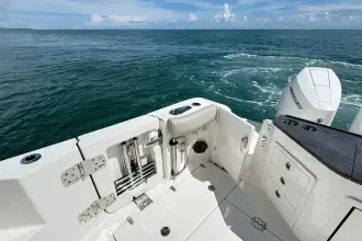 Thumbnail von Boston Whaler 365 Conquest
