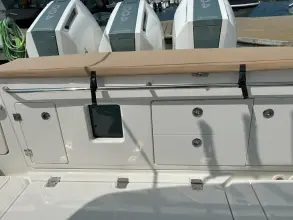 Thumbnail von Boston Whaler 360 Outrage