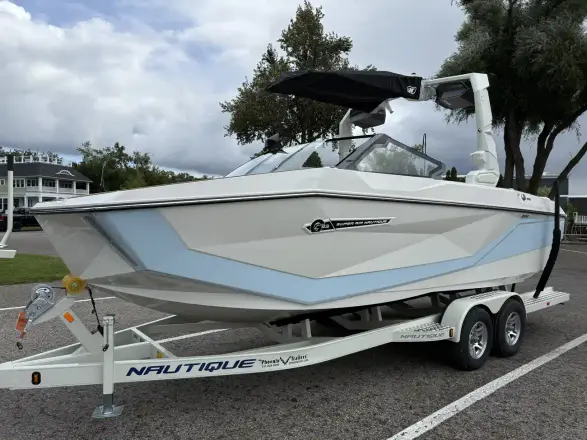 Nautique G23
