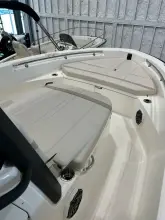 Thumbnail von Boston Whaler 220 Dauntless