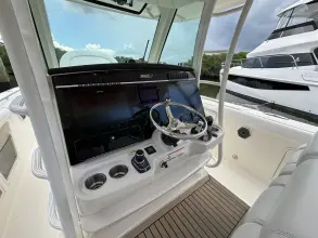 Thumbnail von Boston Whaler 350 Outrage