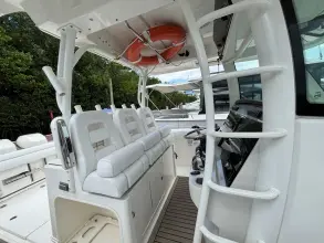 Thumbnail von Boston Whaler 350 Outrage