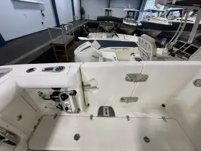 Thumbnail von Boston Whaler 350 Outrage