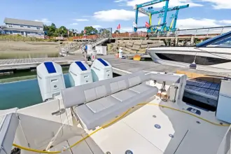 Thumbnail von Boston Whaler 420 Outrage