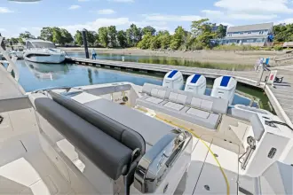 Thumbnail von Boston Whaler 420 Outrage