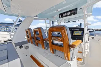 Thumbnail von Boston Whaler 420 Outrage