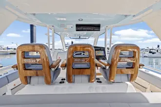 Thumbnail von Boston Whaler 420 Outrage