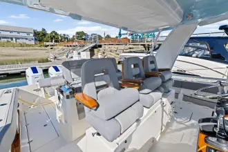 Thumbnail von Boston Whaler 420 Outrage
