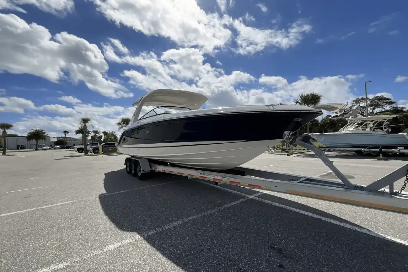 Sea Ray SLX 310 Outboard