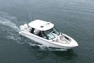 Thumbnail von Boston Whaler 330 Vantage