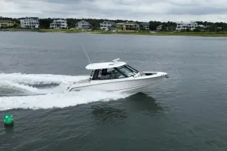 Thumbnail von Boston Whaler 330 Vantage