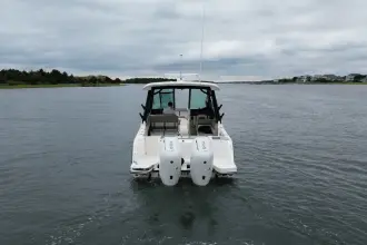 Thumbnail von Boston Whaler 330 Vantage