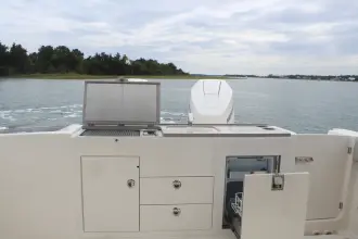 Thumbnail von Boston Whaler 330 Vantage