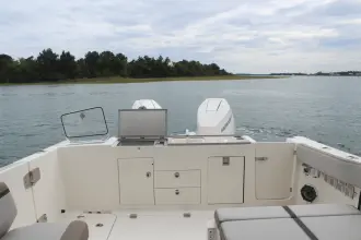 Thumbnail von Boston Whaler 330 Vantage