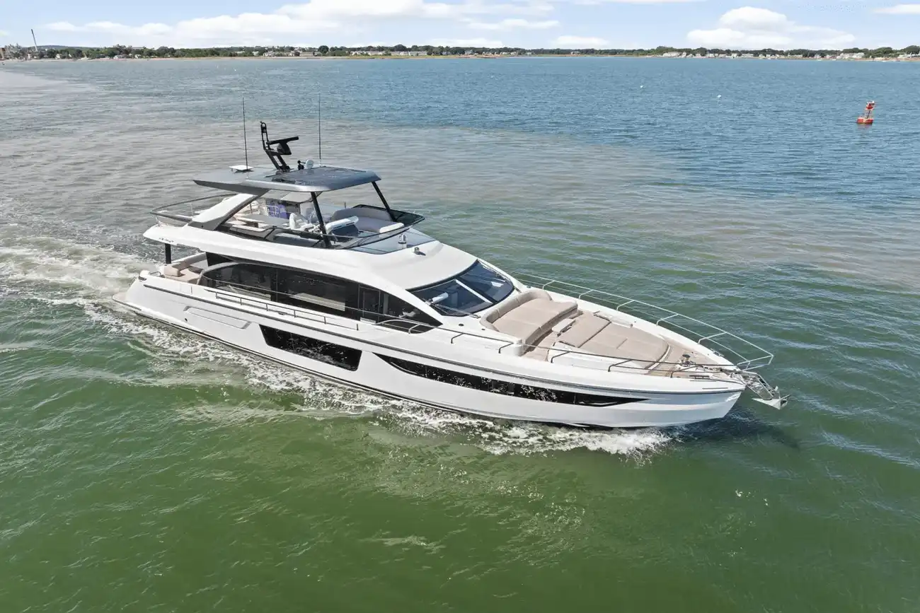 Thumbnail von Azimut 68