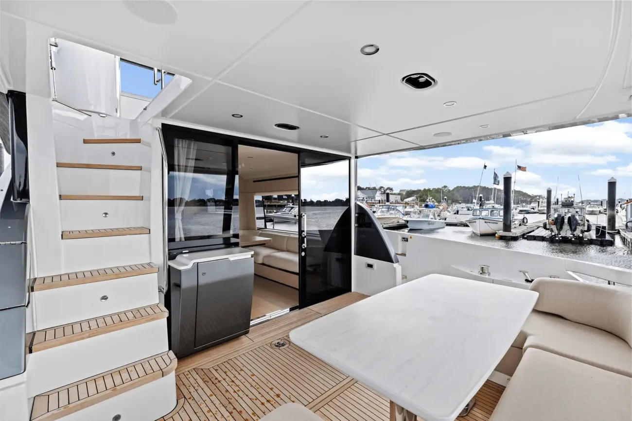 Thumbnail von Azimut 68