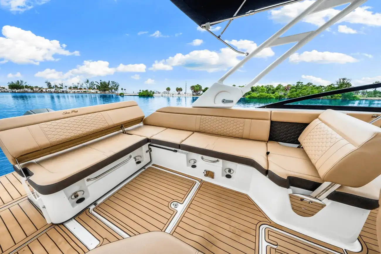 Thumbnail von Sea Ray SDX 250