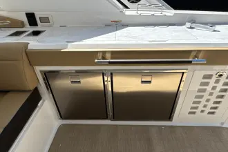 Thumbnail von Sea Ray SLX 400 fuera de borda