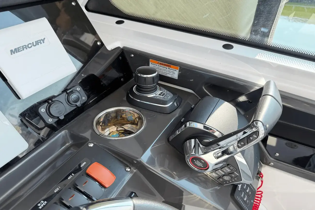 Thumbnail von Blackfin 272 DC